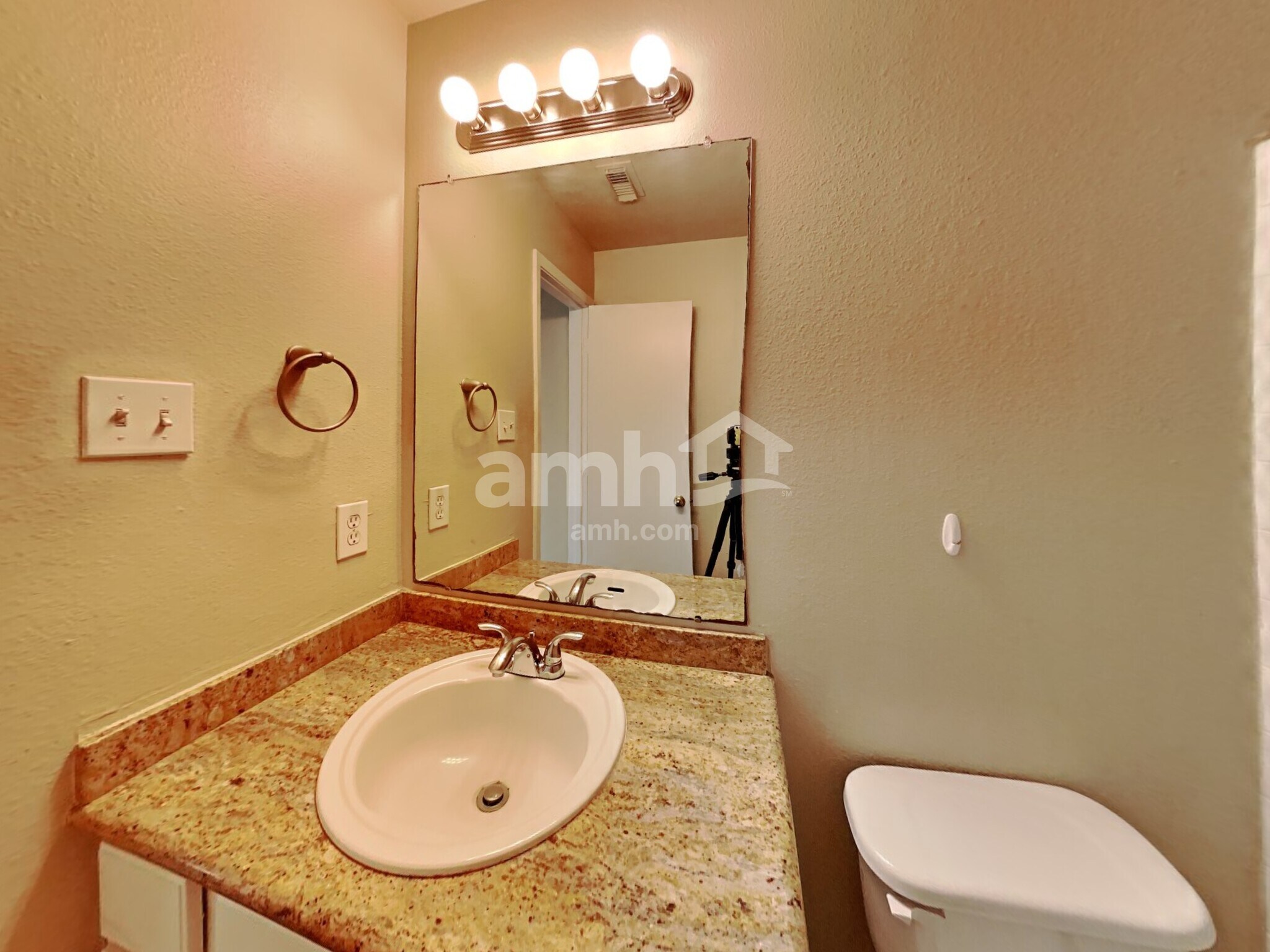 Building Photo - 26893 Kings Park Hollow Dr