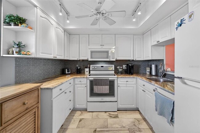 Building Photo - 2616 Cove Cay Dr