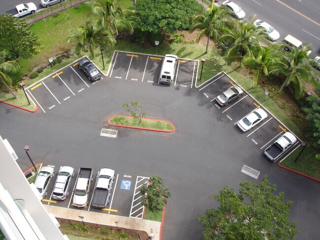 Building Photo - 3009 Ala Makahala Pl