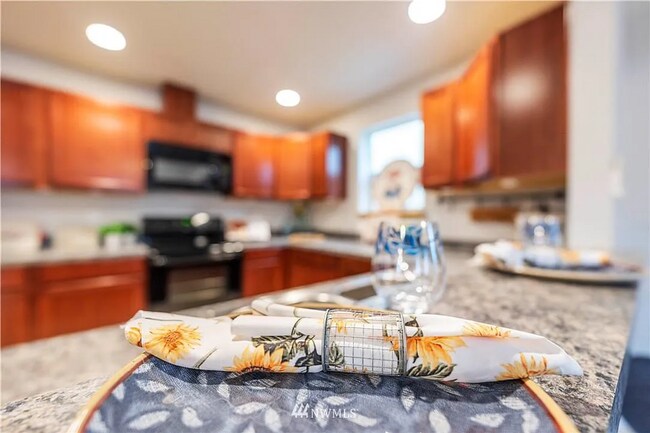 Building Photo - Beautifully Updated 3 Bed, 2.5 Bath Townhome in Monroe