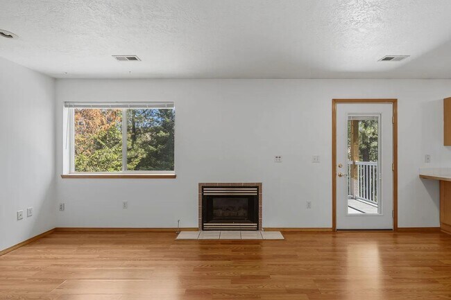 Building Photo - 1327 W Qualchan Dr