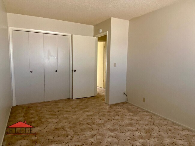 Building Photo - 649 E Ridgecrest Blvd