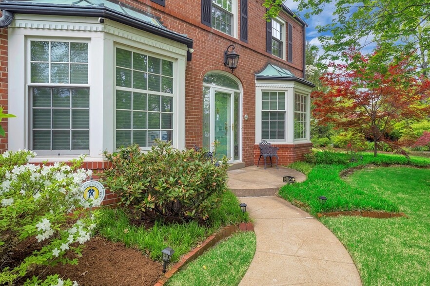 Building Photo - 15 Brazillian Ct