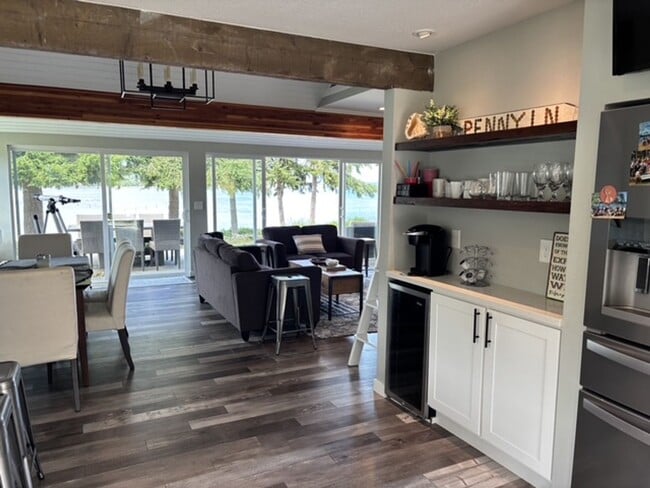 Building Photo - Waterfront 2-Bedroom with a loft Home on Anderson Island