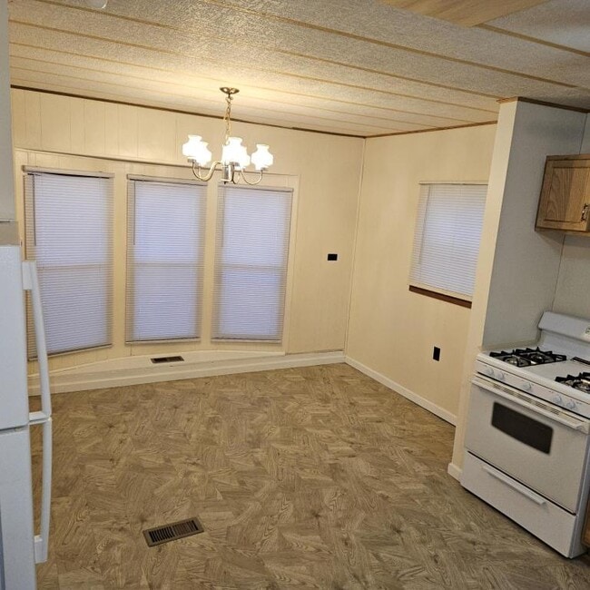 Building Photo - 111 Franklin St