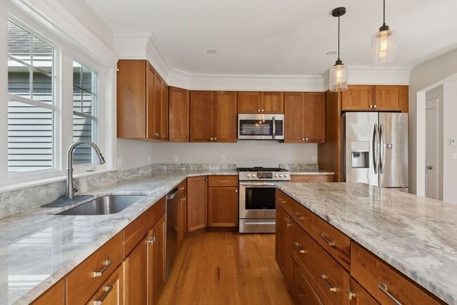 Building Photo - 2 Lodge Dr