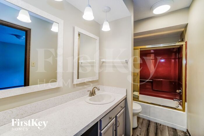 Building Photo - 627 Presidential Way