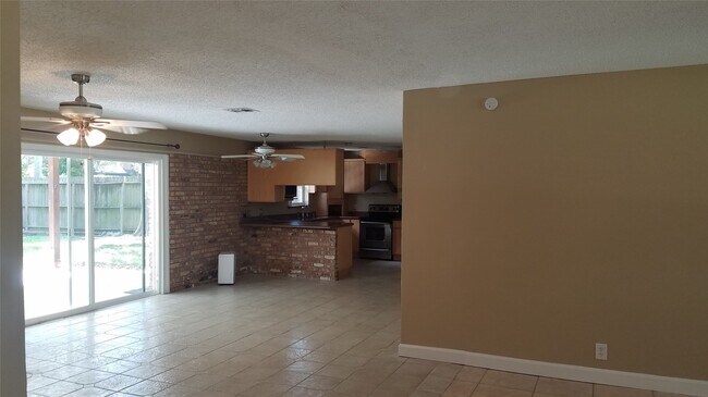 Building Photo - 11123 Hazelhurst Dr