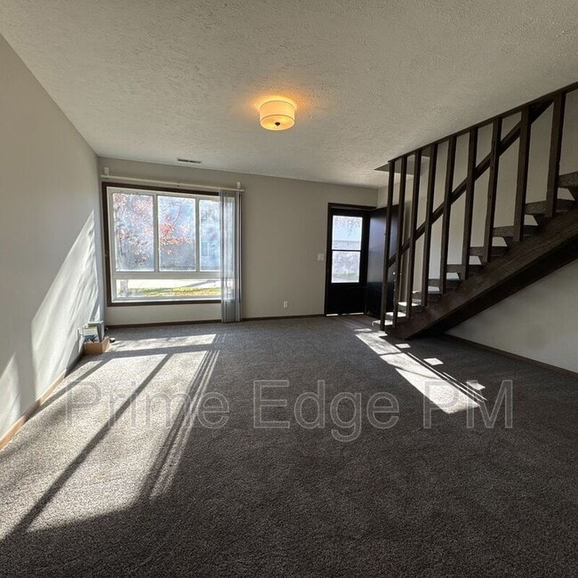 Building Photo - 6235 Holdrege St