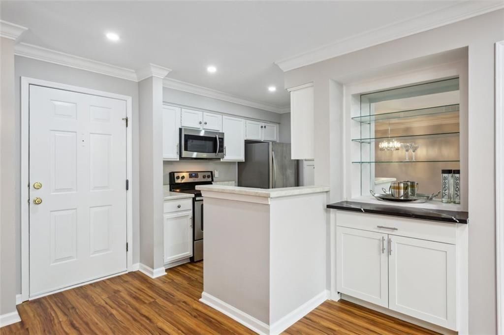 Building Photo - 23214 Plantation Dr NE