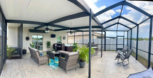 Building Photo - 14621 Dunrobin Dr
