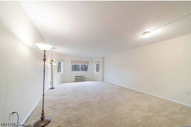 Building Photo - 310 Lookout Ave