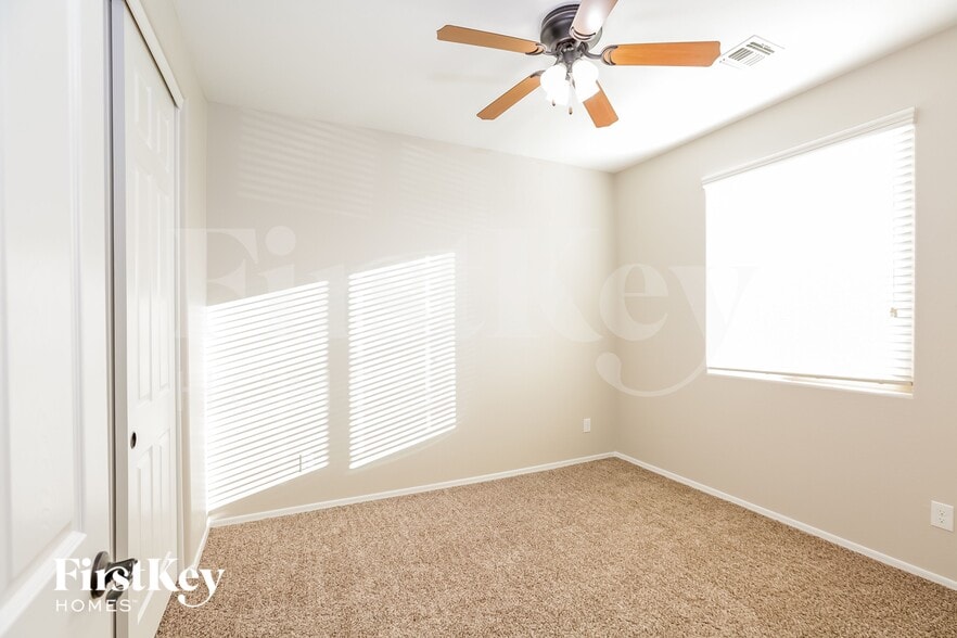 Building Photo - 7756 W Glass Ln