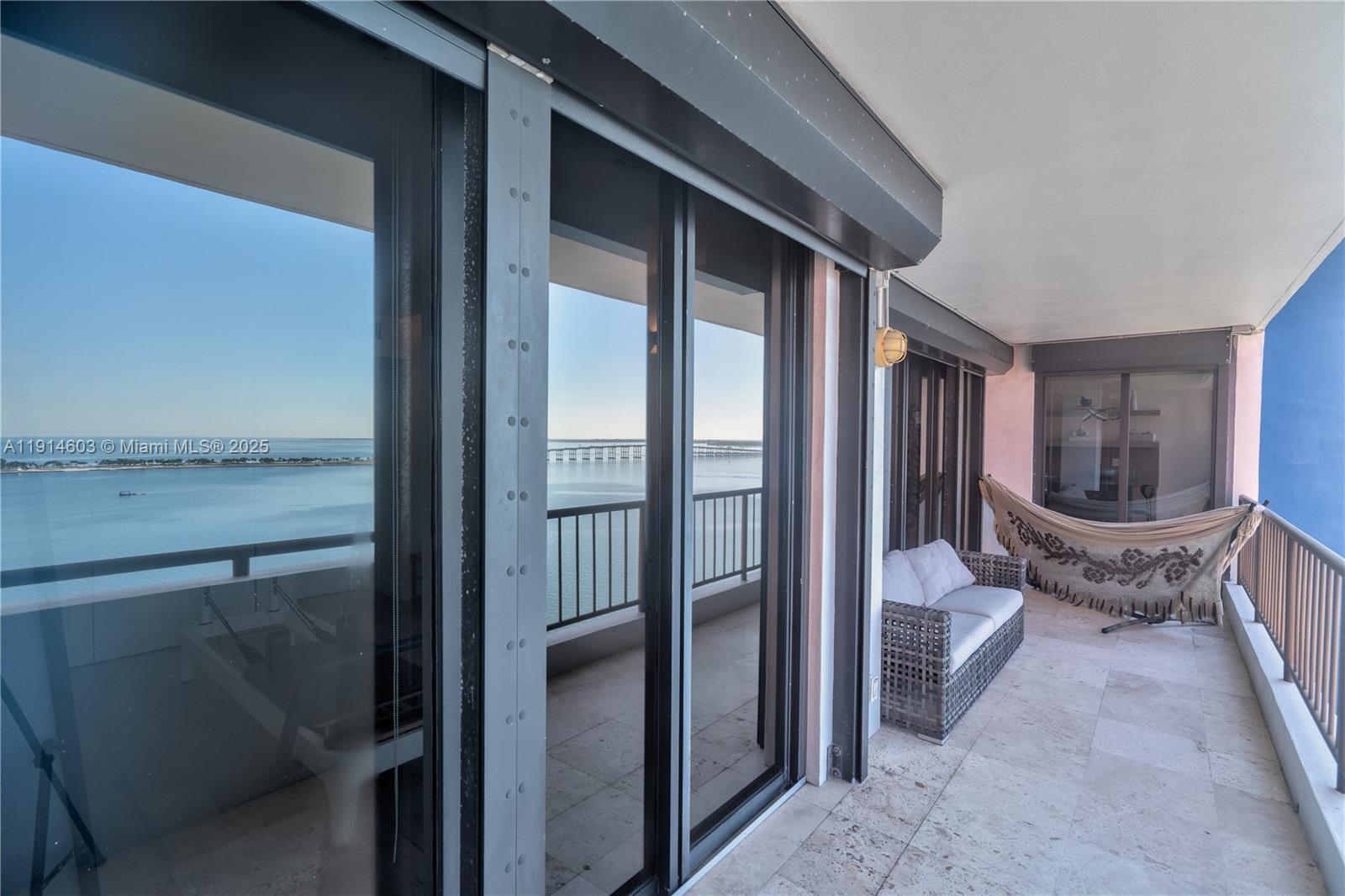 Building Photo - 1581 Brickell Ave