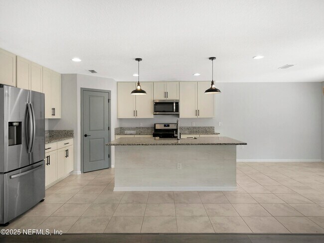 Building Photo - 597 Meadow Ridge Dr