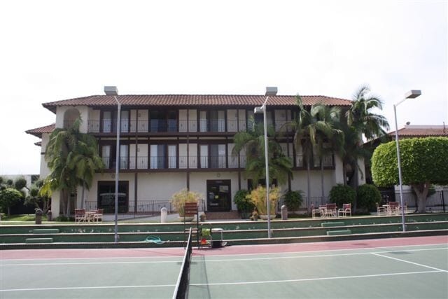 Building Photo - Los Caballeros Clubhouse #1301