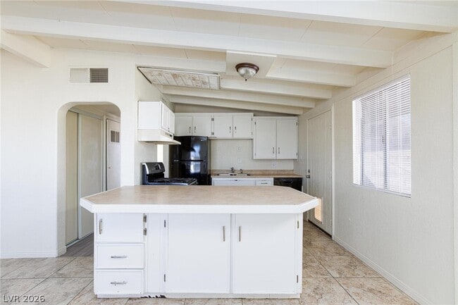 Building Photo - 232 Hillcrest Dr