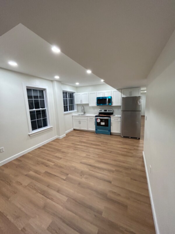 Building Photo - 12 Myrtle St