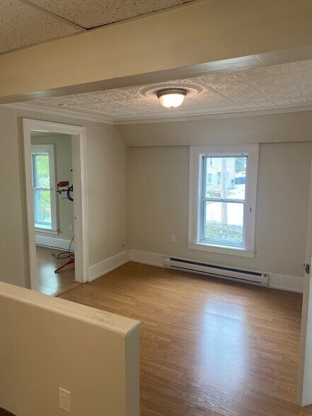 Building Photo - 6 Winter Ave