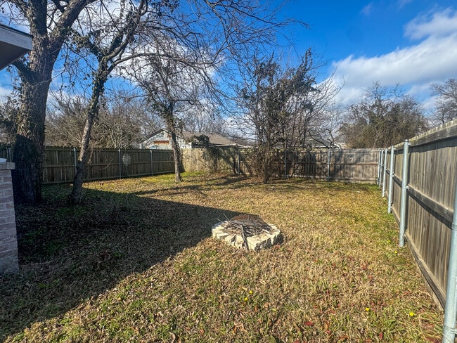 Building Photo - 3812 Eutopia St
