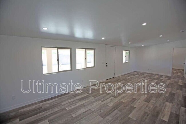 Building Photo - 38405 N 27th Ave