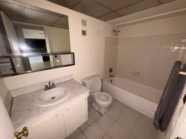 Building Photo - 460 NW 20th St