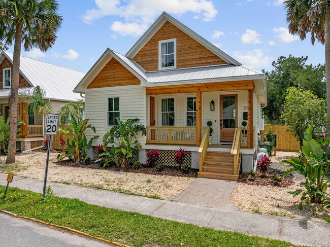 Building Photo - 30 W Castillo Dr