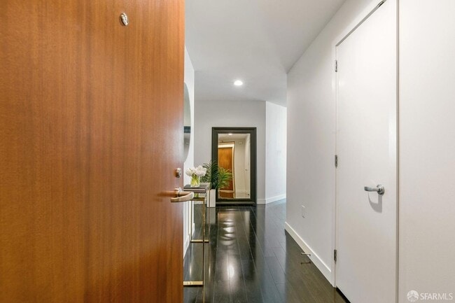 Building Photo - 338 Spear St