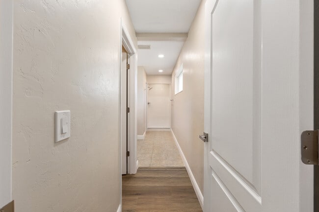 Building Photo - 6523 NW 109th Pl