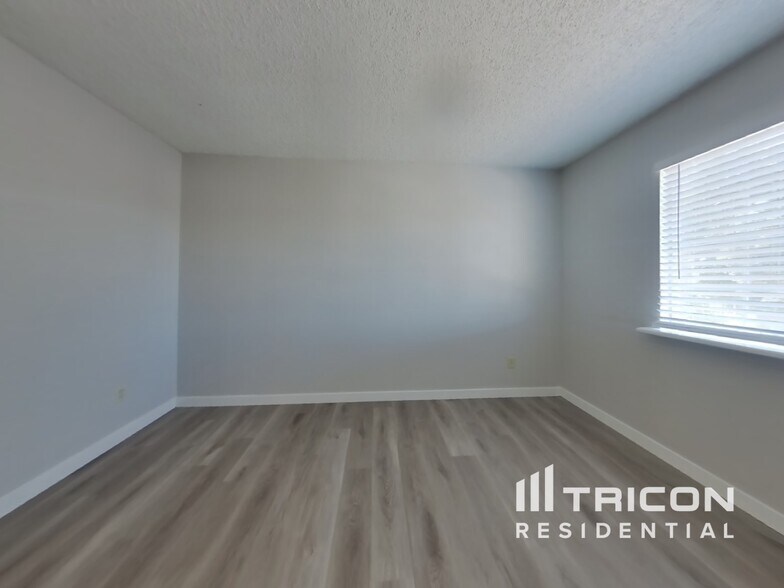 Building Photo - 542 E Wigeon Way