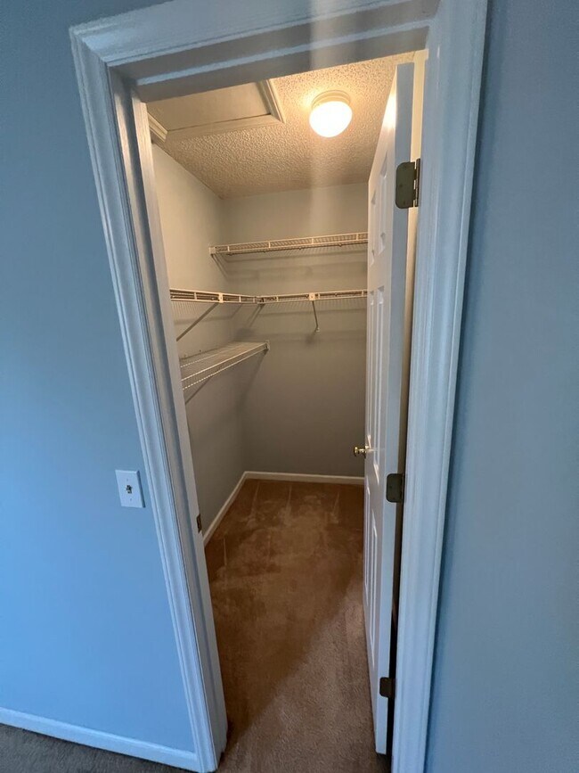 Building Photo - Welcome to this charming 3-bedroom, 2-bathroom home located in the desirable Ogden area of Whitne...