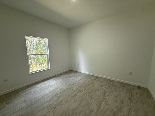 Building Photo - 2964 Wells Ave