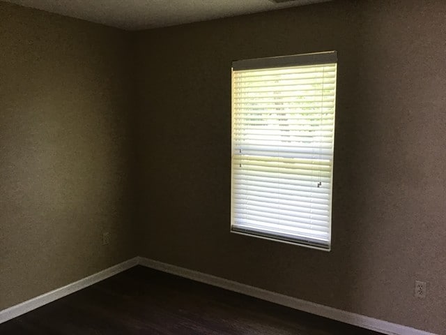 Building Photo - 19 Pond Ln