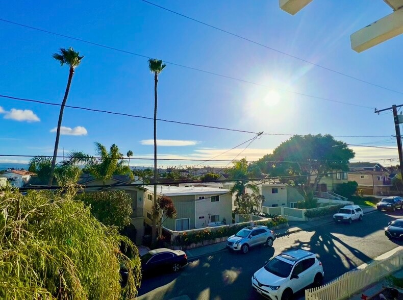 Building Photo - 2113 Clark Ln