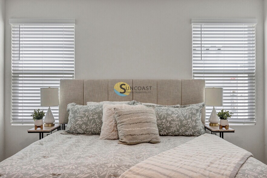 Building Photo - 6534 Sweetbay Ln