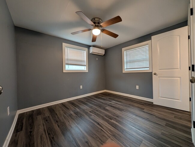 Building Photo - 426 S Broad St