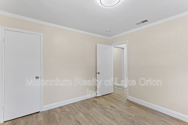 Building Photo - 24034 Meadowlark St