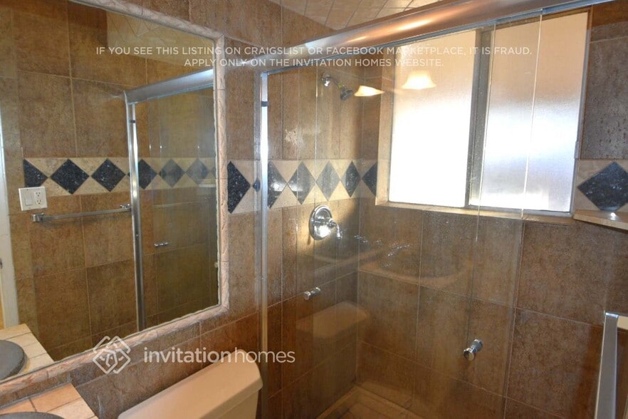 Building Photo - 3735 W Columbine Dr