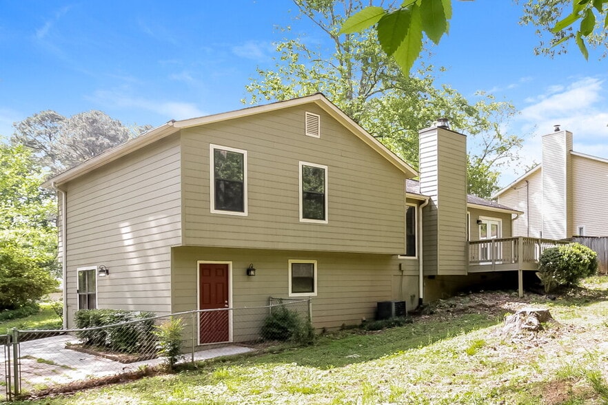 Building Photo - 3240 Beaver Dr