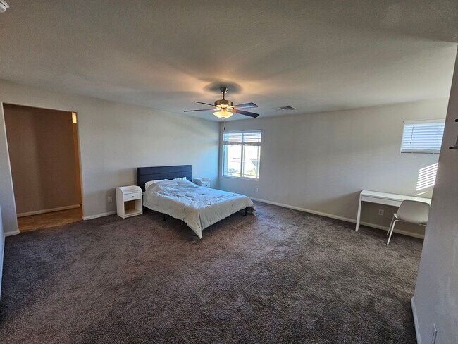 Building Photo - 1171 Twincrest Ave