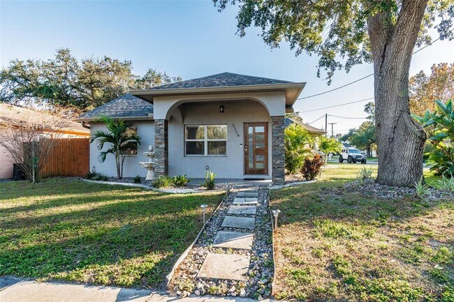Building Photo - 3208 W Napoleon Ave