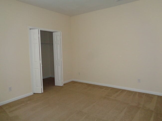 Building Photo - 7041 Somerset Springs Dr