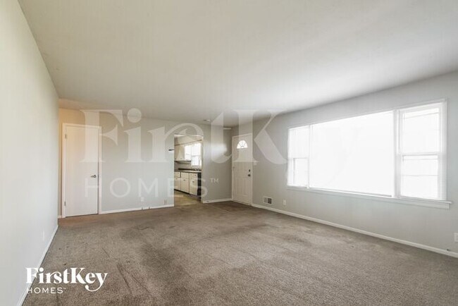 Building Photo - 336 Wayside Dr