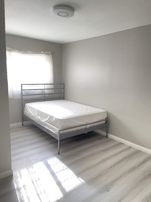 Building Photo - 1311 S Ross St