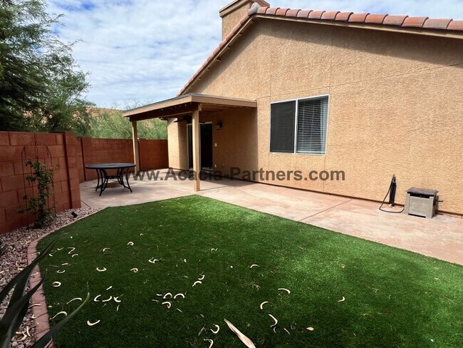 Building Photo - Three Bedroom home in Rancho Escondido