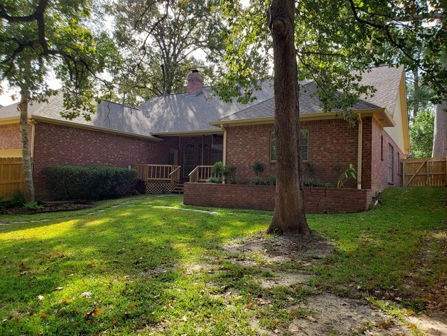 Building Photo - 3106 Lake Forest Dr