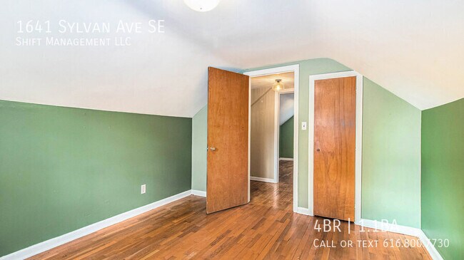 Building Photo - 1641 Sylvan Ave SE