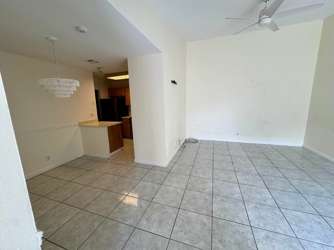 Building Photo - 1301 Waterview Cir