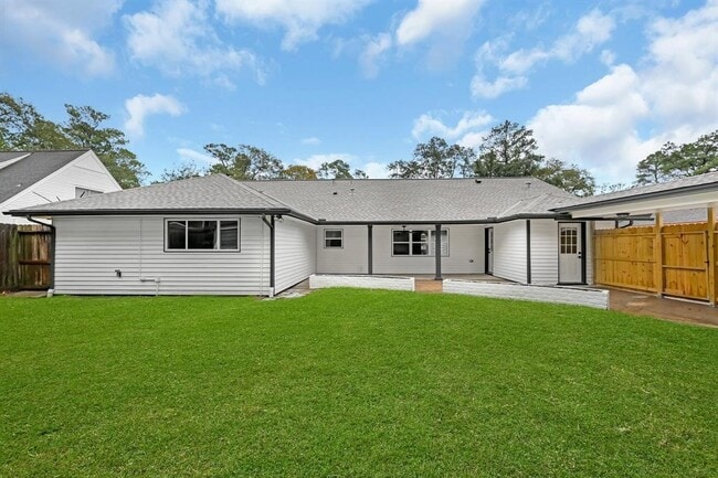 Building Photo - 5730 Old Lodge Dr