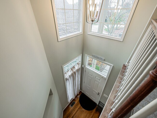 Building Photo - AVAILABLE NOW! Sun-Filled 3-Bed, 2.5-Bath Home with Golf Course Views in Bloomfield Hills